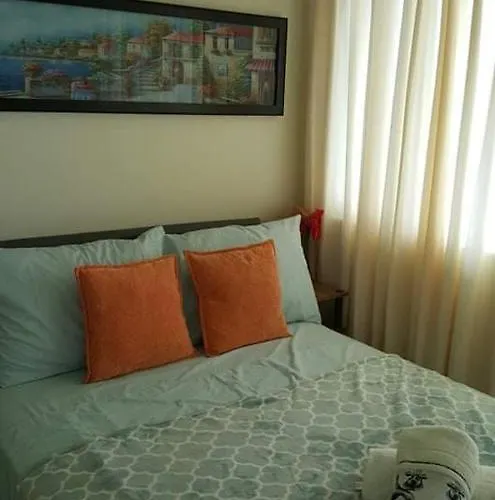 The Edge Suites Aparthotel *