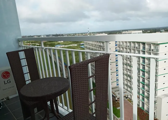 The Edge Suites Aparthotel *